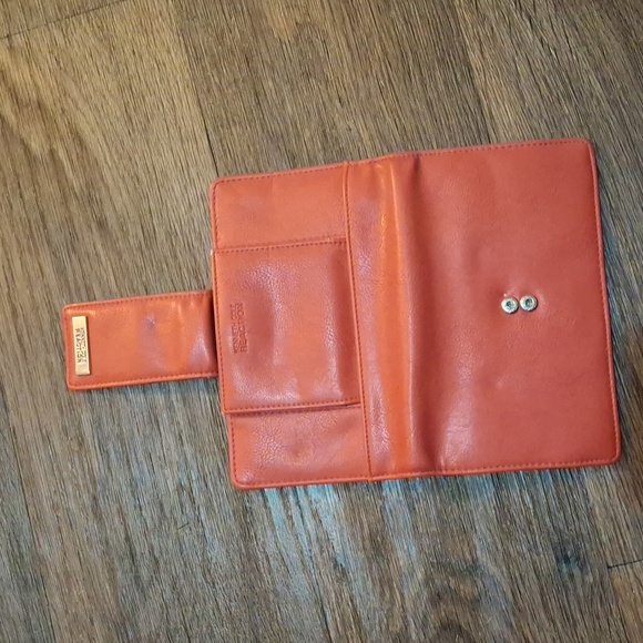 Kenneth Cole Reaction Mirror Utility Tab Clutch Orange Women's Wallet. - Picture 8 of 14